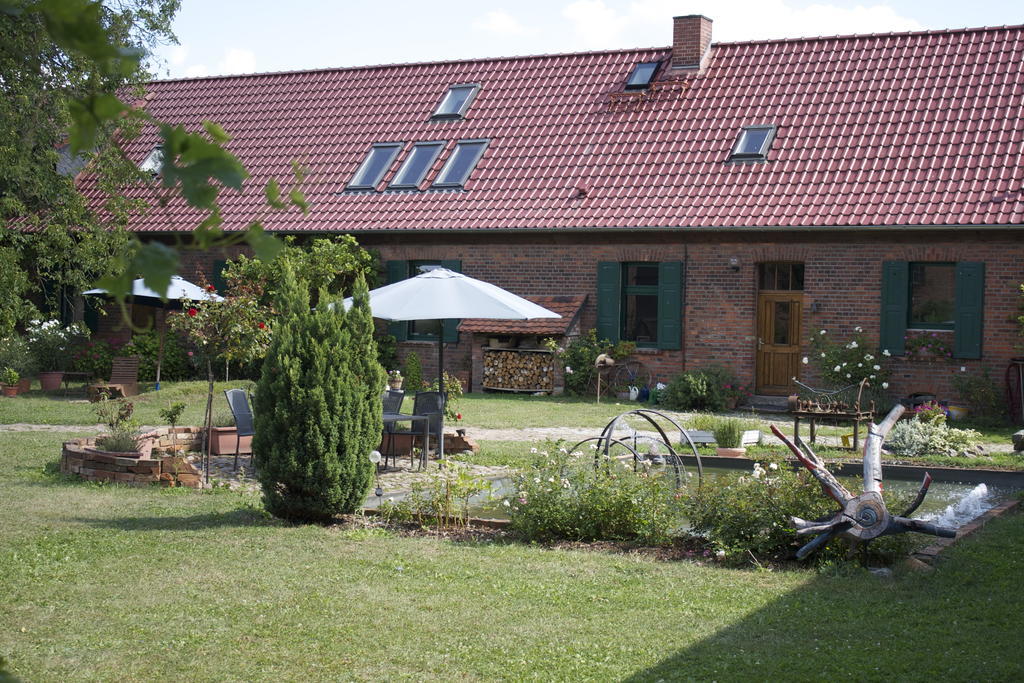 Pension Kunsthof Dahrenstedt Bagian luar foto