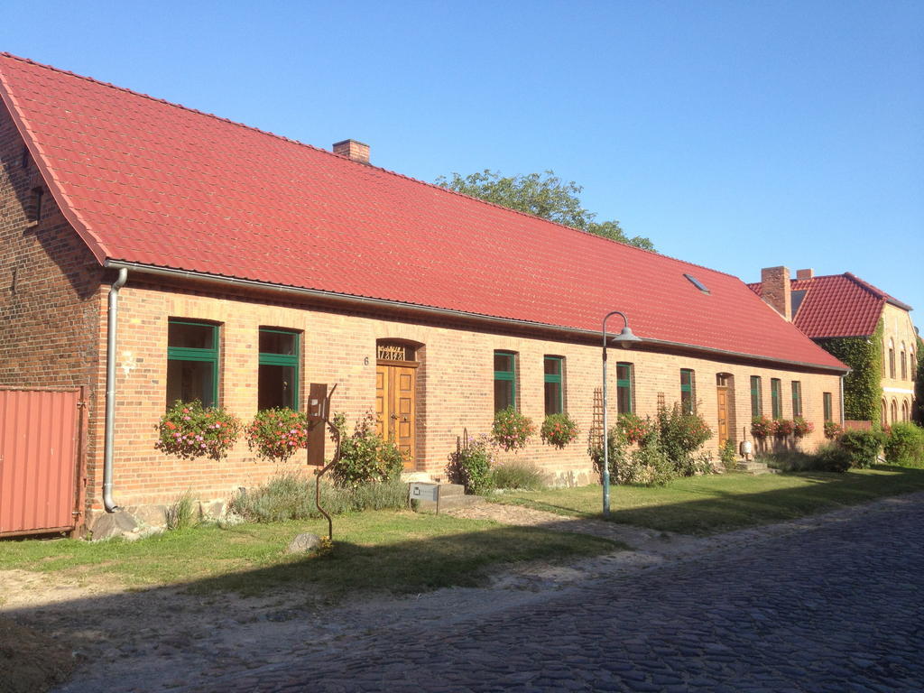 Pension Kunsthof Dahrenstedt Bagian luar foto